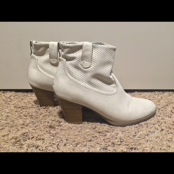 Sam & Libby booties