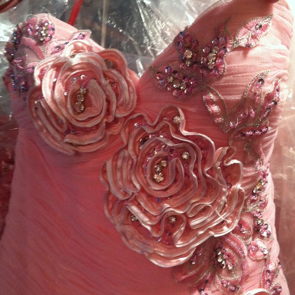 Baby pink, evening gown. Worn once, beautiful! 👑 - Picture 2 of 4