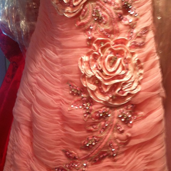 Baby pink, evening gown. Worn once, beautiful! 👑 - Picture 3 of 4