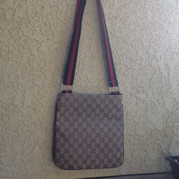 🚫SOLD🚫Gucci crossbody bag - Picture 3 of 4