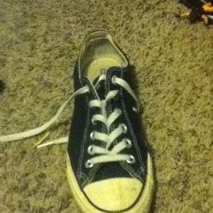 I'm selling sneakers