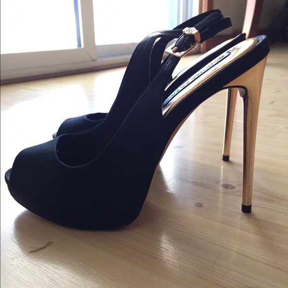 BCBGMAXAZRIA Open Toe Heel Shoe - Picture 4 of 4