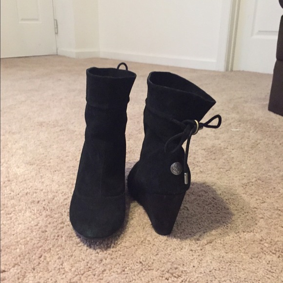 BCBG boots