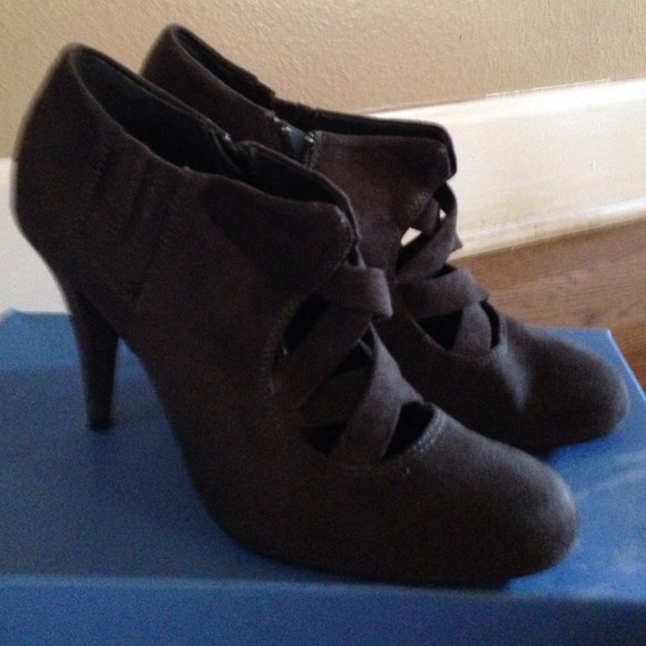 Gray Vera Wang boots