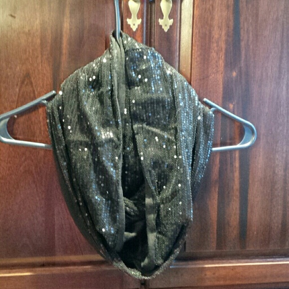 Infinity scarf - Picture 1 of 1