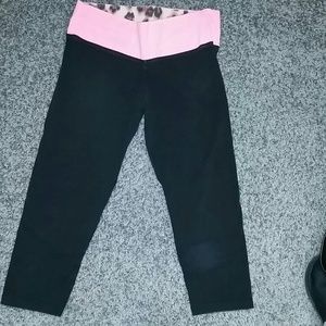 Cropped VS yoga pants