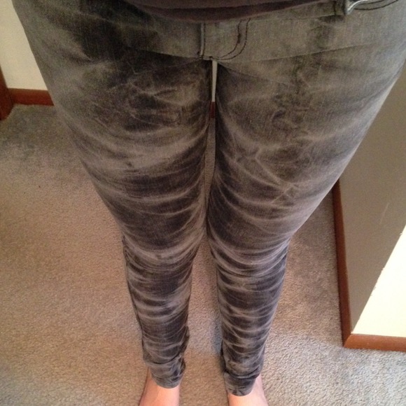 Grey skinny jeans