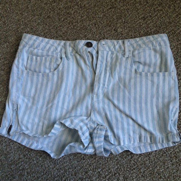 Forever 21 high-wasted shorts - Picture 1 of 2