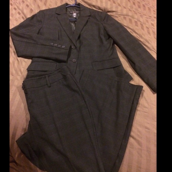 SALE!!!  NY&Co Striped Suit