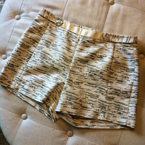 🎉HPx3!🎉 NWT Reiss Cream & Metallic Shorts - Picture 3 of 5