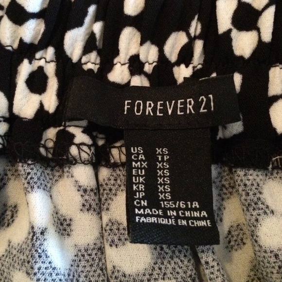 Forever 21 floral skirt size -XS - Picture 2 of 3
