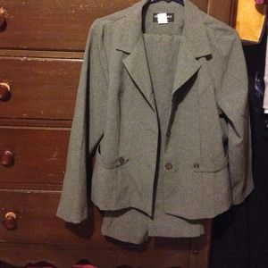 Heather gray pants suit