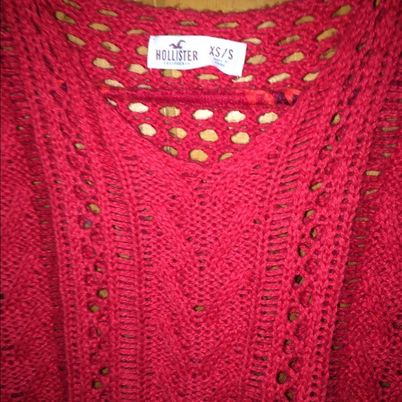 🚫🚫🚫BUNDLED🚫🚫🚫Red Hollister sweater