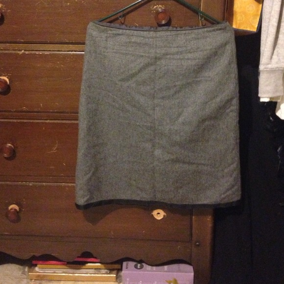 Gray wool pencil skirt with satin trim