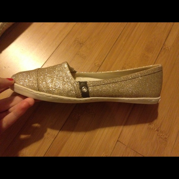 Slip on shoes, only worn a few times! - Picture 2 of 4