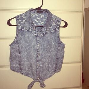 Acid wash collar button up tie front crop top!