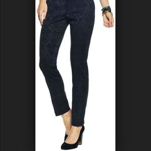 ⭐️️SOLD in Bundle ⭐️Black Ankle Pants