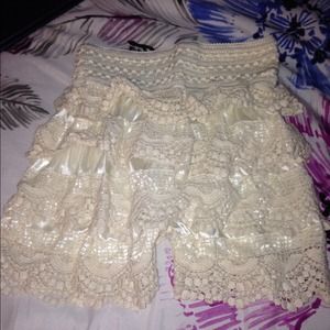 Lace beige shorts