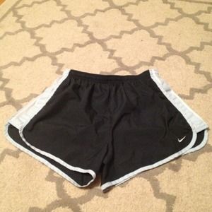 Sz medium Nike running shorts