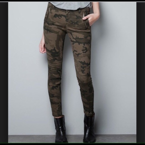 Zara BNWT Camo Jeans Size US 8 (Size 4/6)