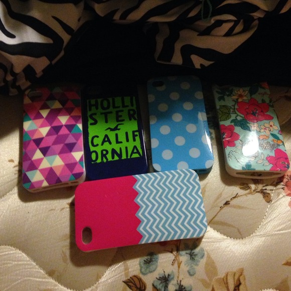 Selling 5 iPhone 4s cases