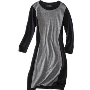 ⭐️SOLD in bundle ⭐️Black and Grey Sweater Dress