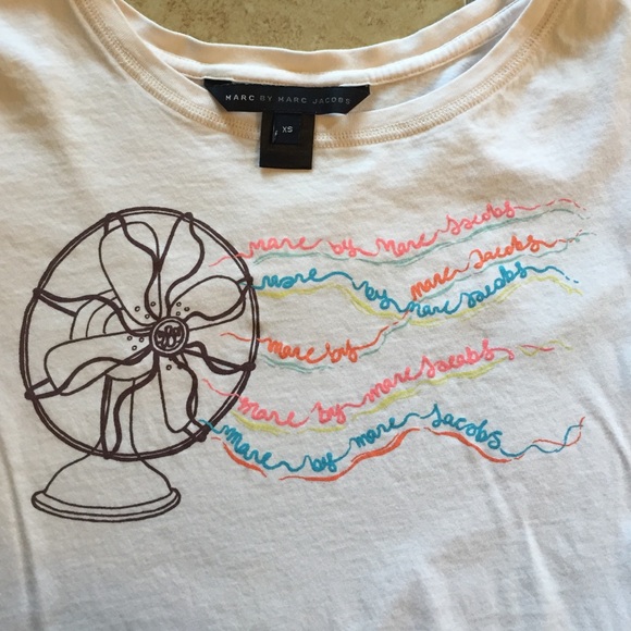 SOLD Marc Jacobs Tee - Picture 4 of 4