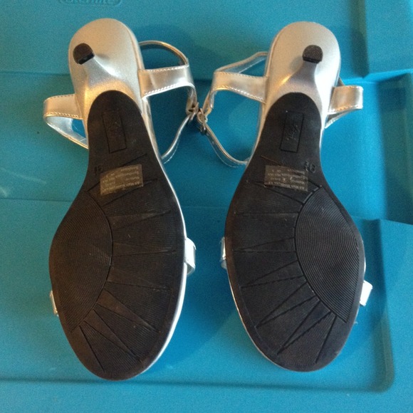 Metallic Jewel Embellished Sandals Kitten Heal - Picture 2 of 3