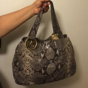 *AUTHENTIC MICHAEL KORS*