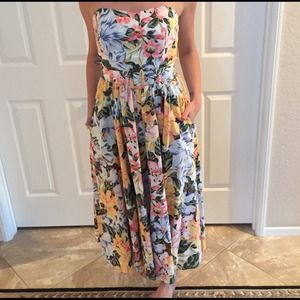 Strapless Vintage Floral Dress w/ Belt