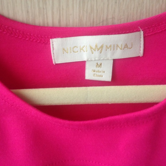 NEW! NICKI MINAJ Crop Top - Picture 2 of 6