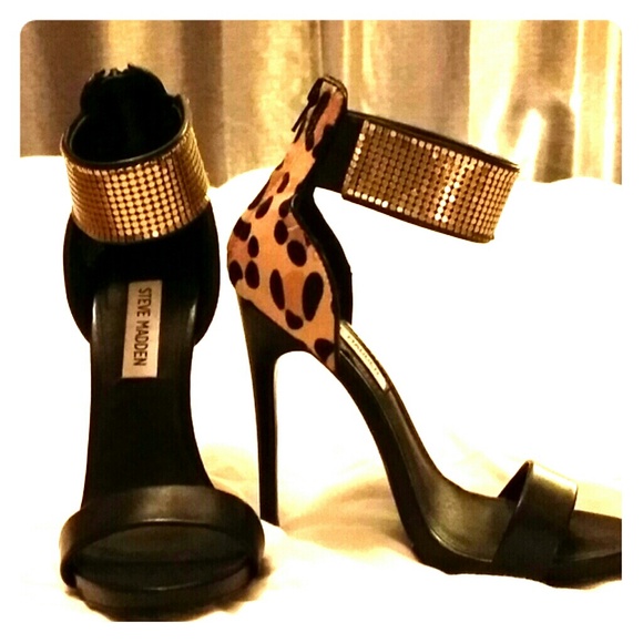 Steve Madden gold ankle strap w/leopard heels