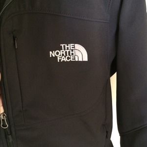 The North Face jacket in black NWT