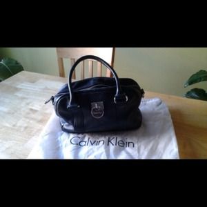 Blk leather Calvin Klein "doctor" bag w/duster