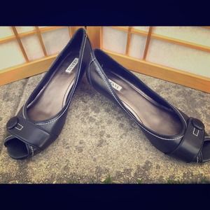 Black peep toe wedge