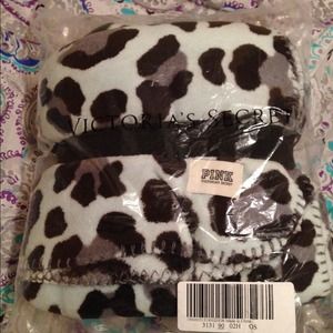 VS Pink mint/icy blue cheetah blanket