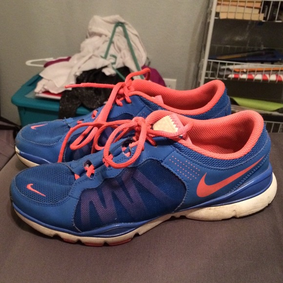 Pink & blue nike running shoes. Size 8.5 👟
