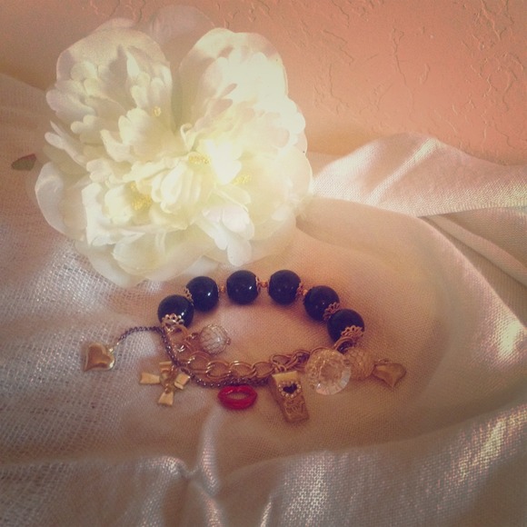 Betsey Johnson Stretch Bracelet.