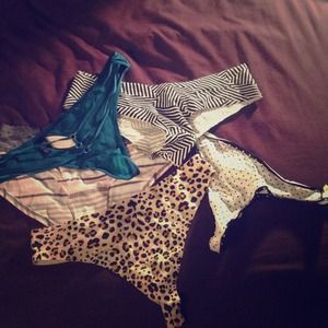 5 *NWT* Victoria secret underwear size Medium