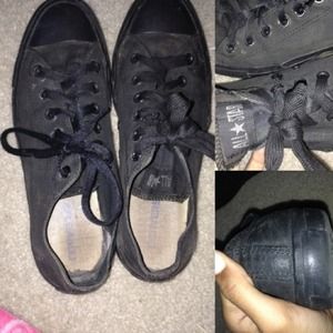 black low top converse