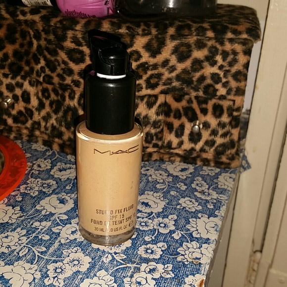 MAC studio fix fluid