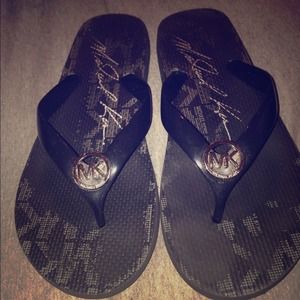 💯 Authentic Michael Kors Flip Flops