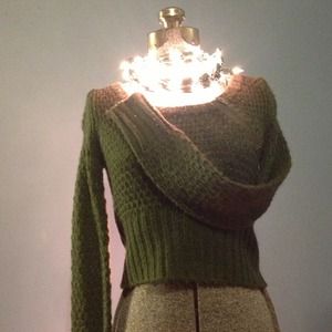 🚨SALE🚨🌟 Cropped sweater