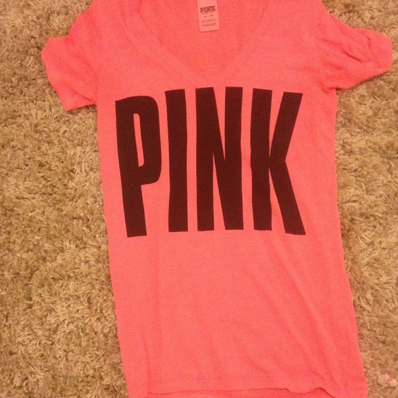 VS PINK V-Neck Tee 🎀✨