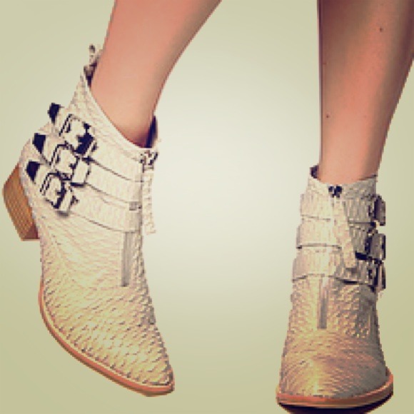 Jeffrey Campbell Boots - JC Allman Boot