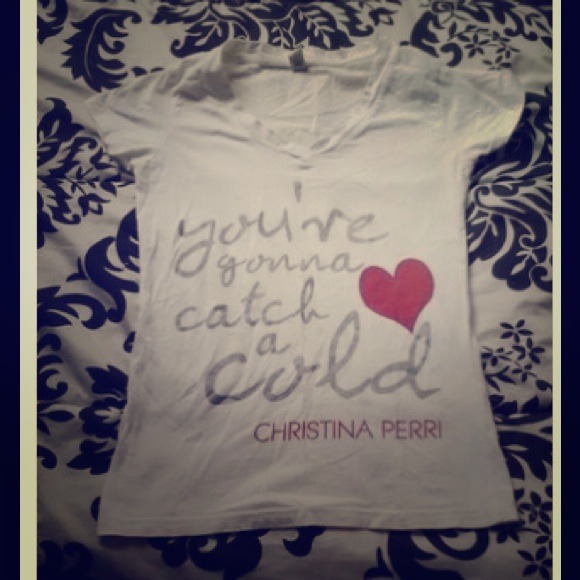 Christina Perri V neck🎁🎉