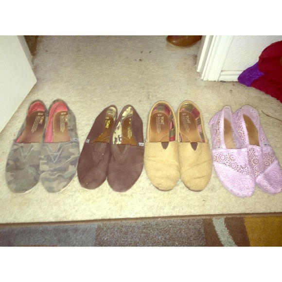 Womens Toms Size 8.5-10