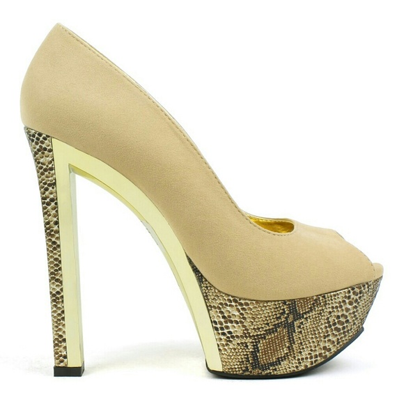 Sexy Nude Snakeskin Pumps