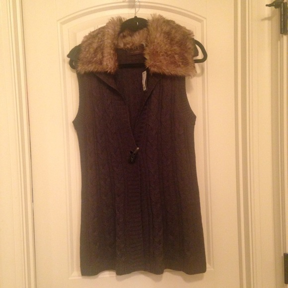 Cable knit sweater from Express - Picture 1 of 1
