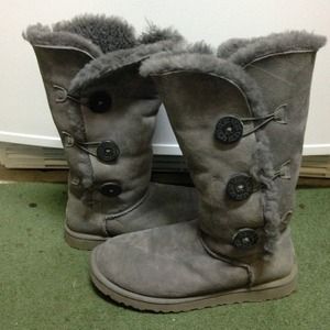 Ugg Bailey Button Triplet grey
